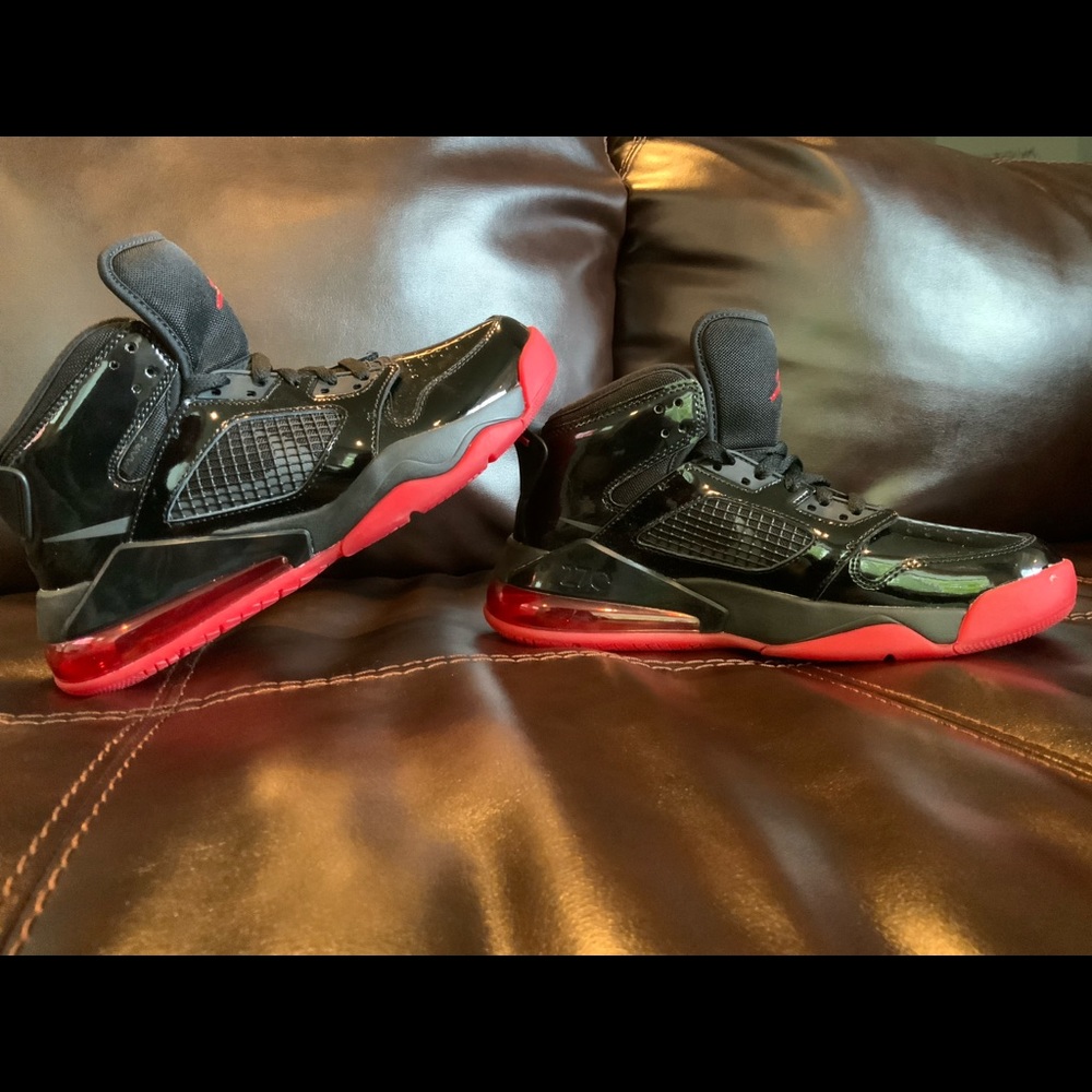 NWOB Air Jordan Mars 270 Youth Athletic Shoes